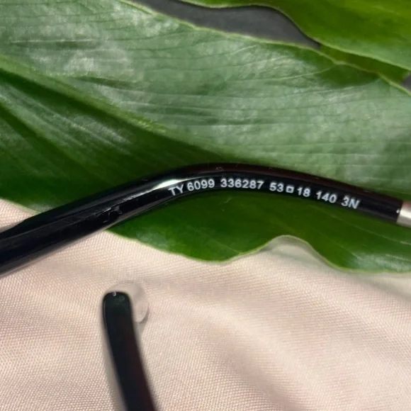 Tory Burch Orange Sunglasses Case - Picture 15 of 16